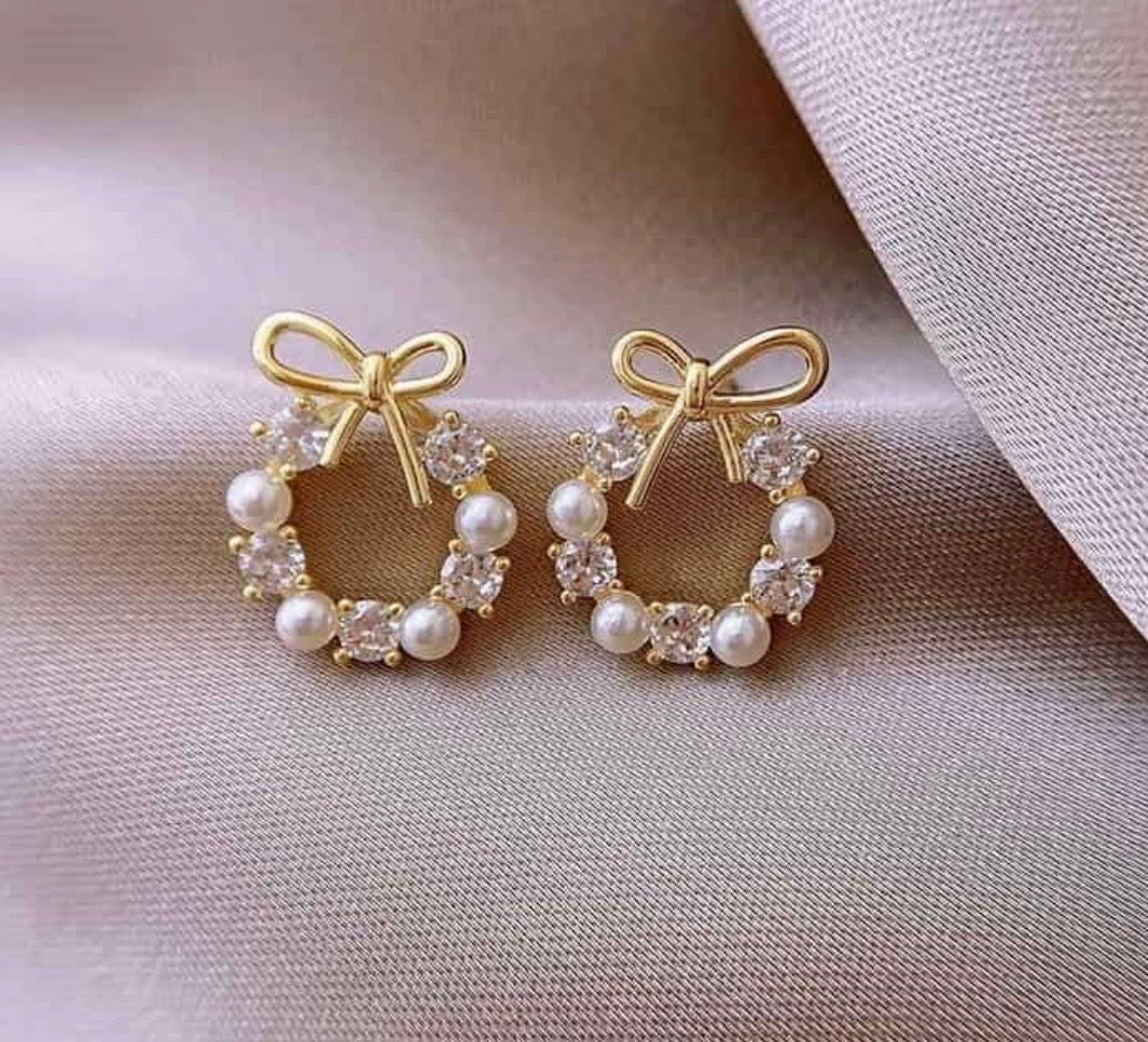 Pearl bow tops pair