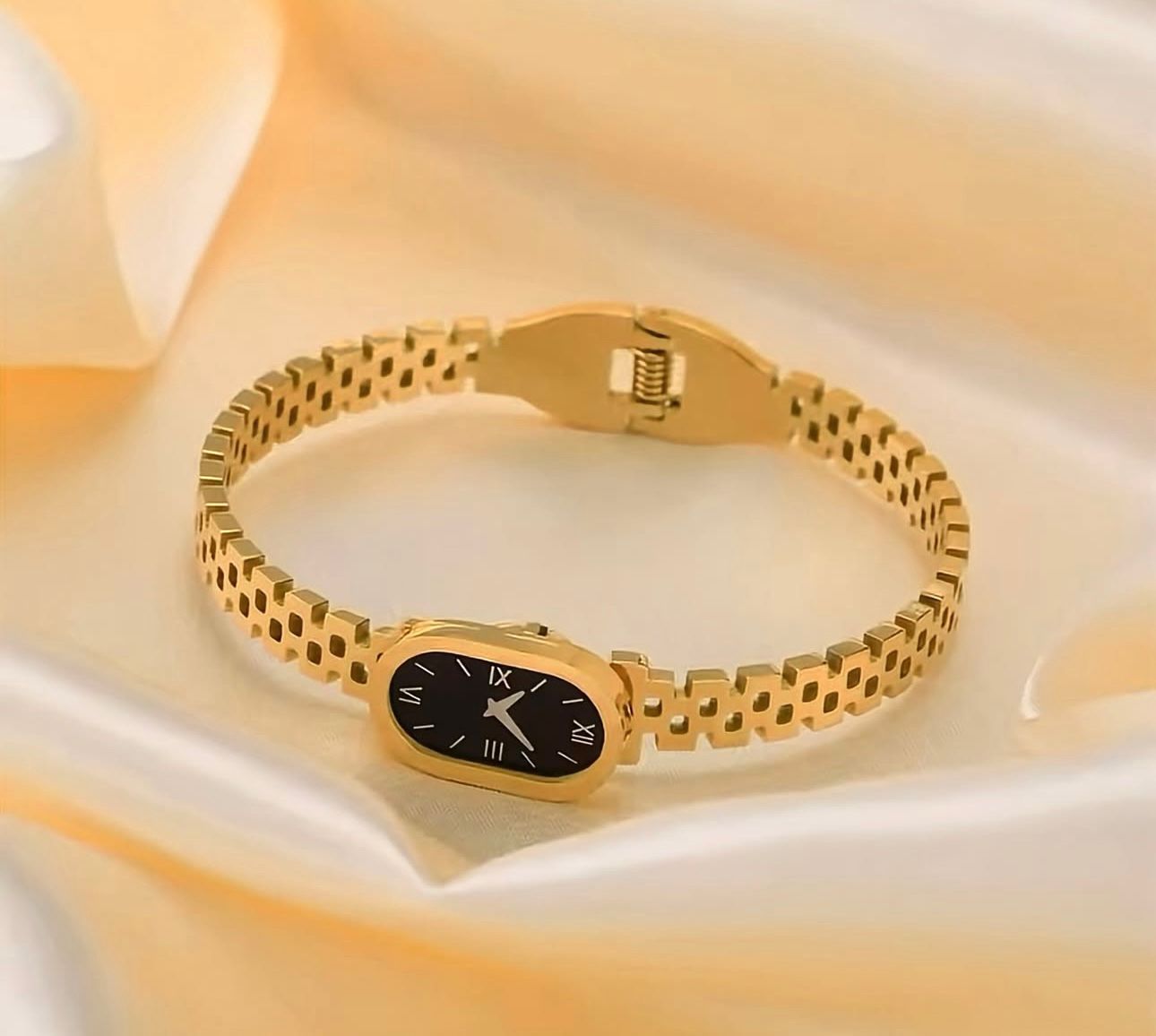 Luxury Gold Bracelet Watch with Black Dial