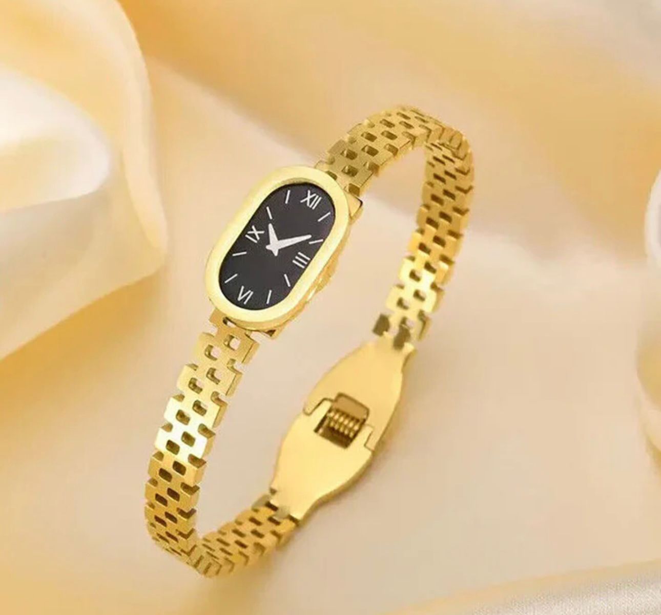 Luxury Gold Bracelet Watch with Black Dial